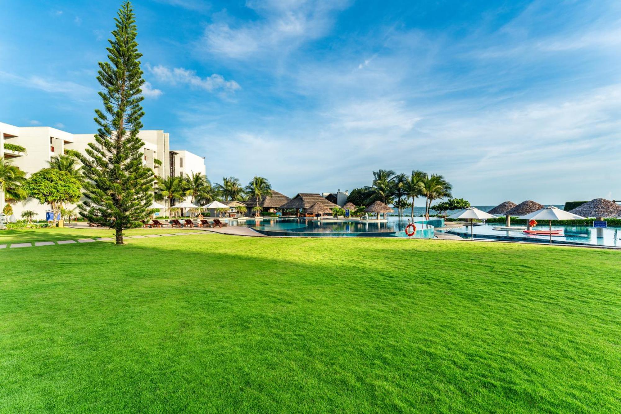 Vietsovpetro Ho Tram Beach Resort & Spa Экстерьер фото