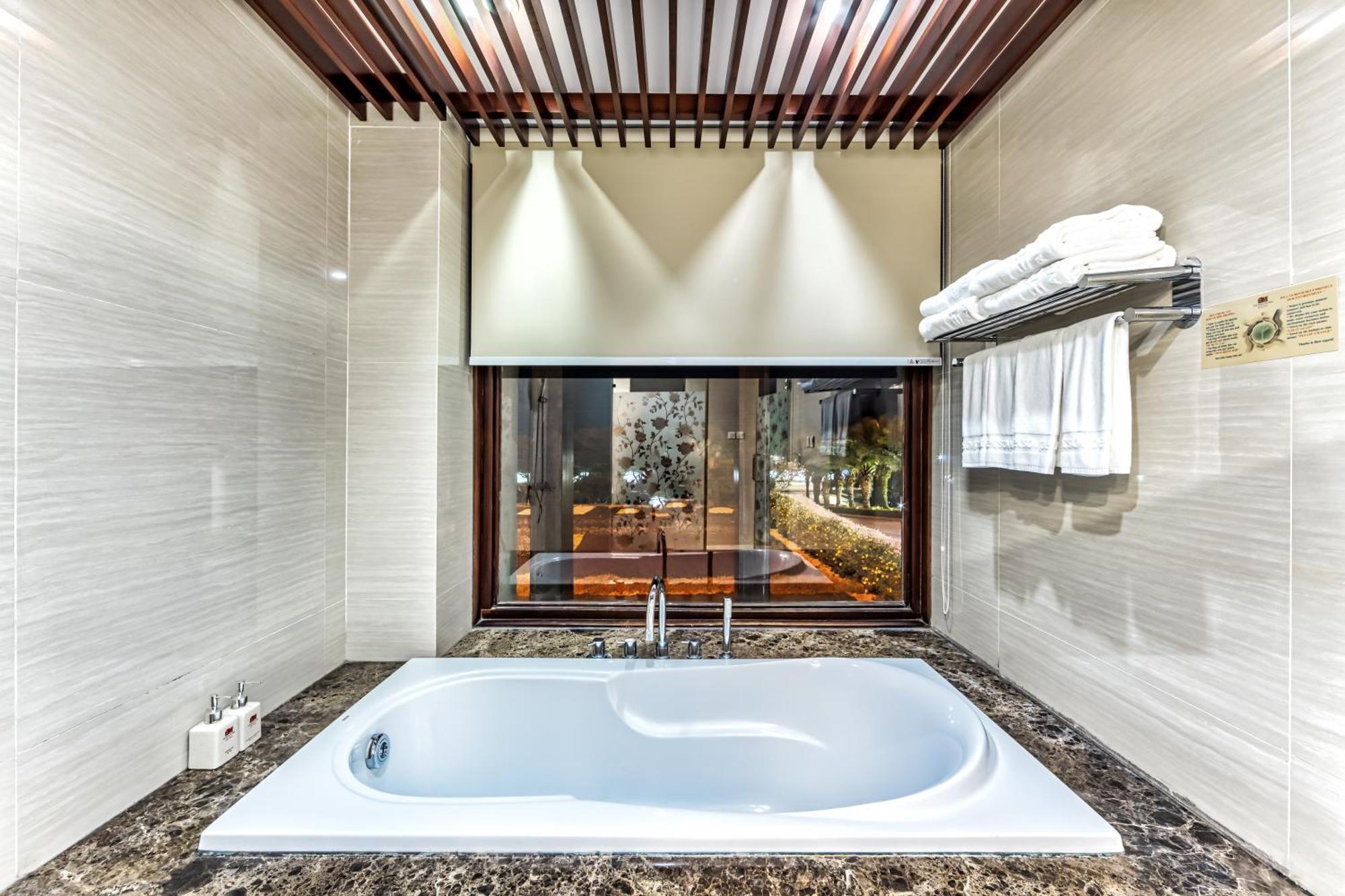 Vietsovpetro Ho Tram Beach Resort & Spa Экстерьер фото